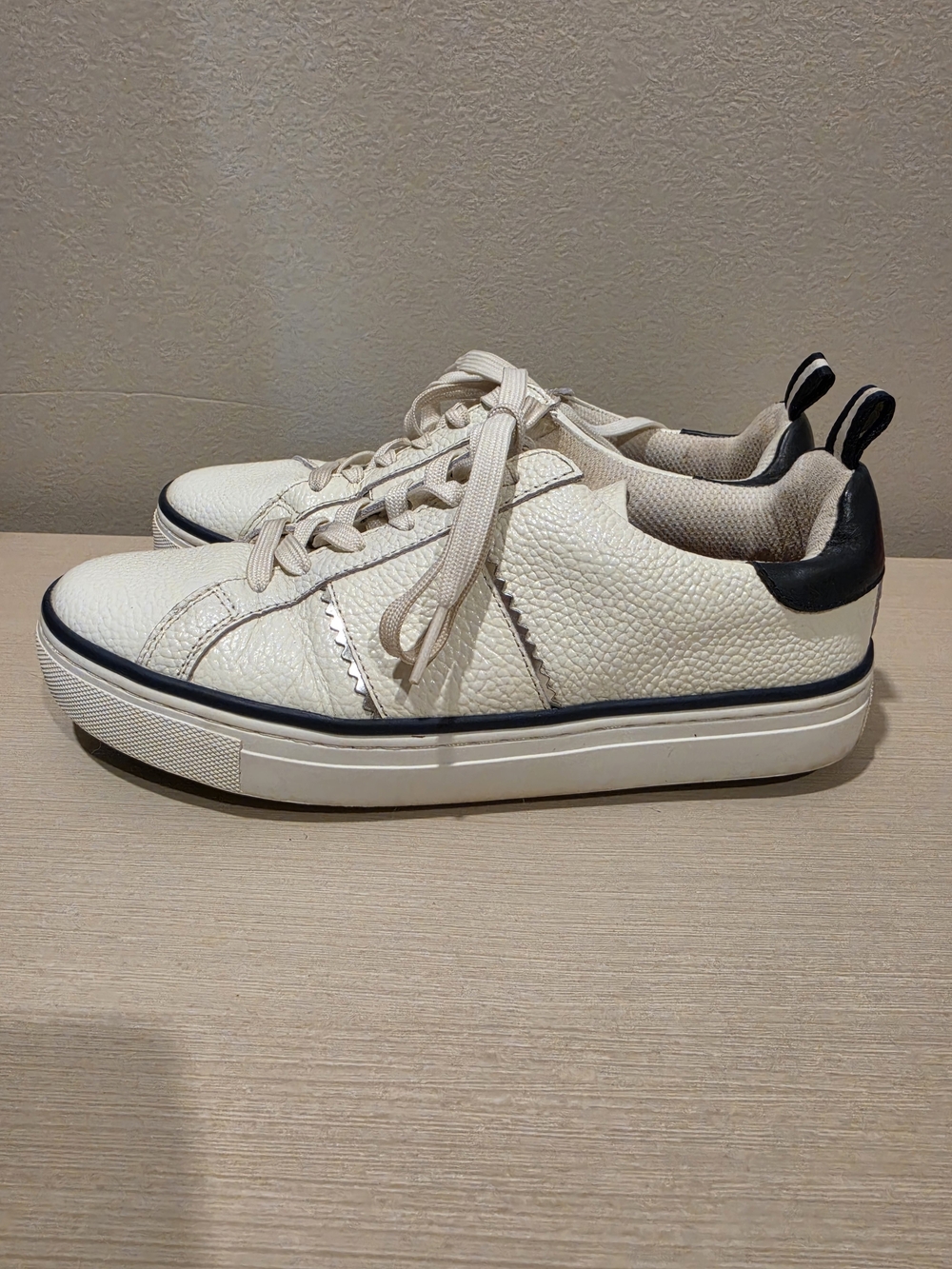 G/FORE Women's Disruptor Leather Golf Shoes White Navy G4LS21EF14 Size 10